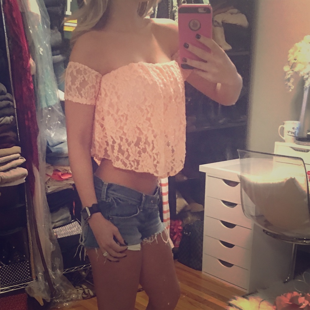 Pink lace crop top❤️